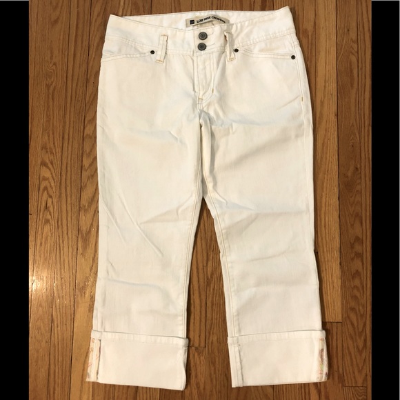 GAP Pants - GAP cropped white jeans with trim, not worn